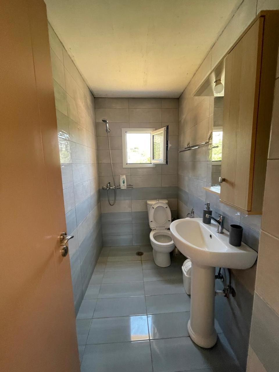 Gezos Apartment Himare Exterior foto