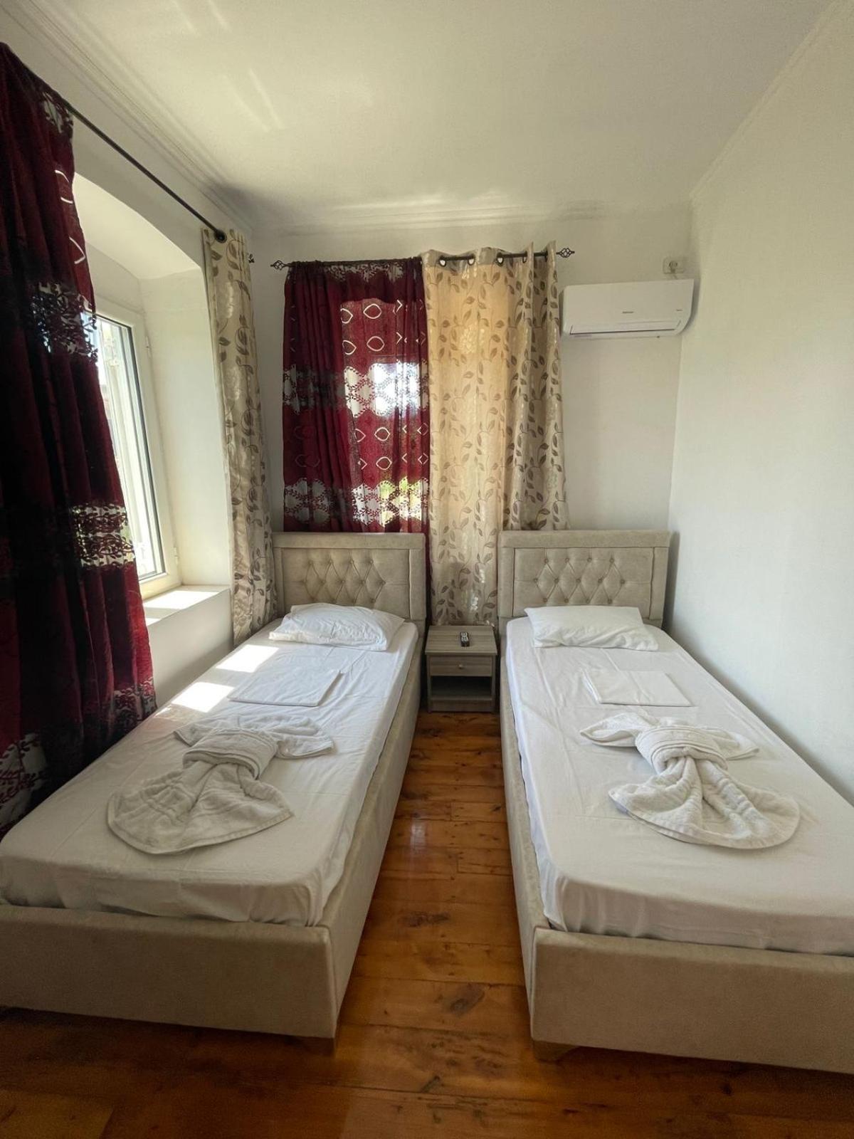 Gezos Apartment Himare Exterior foto